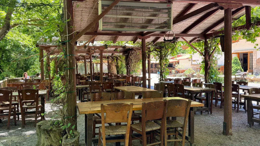 Taverne bei Agia Theodora Taverne bei Agia Theodora