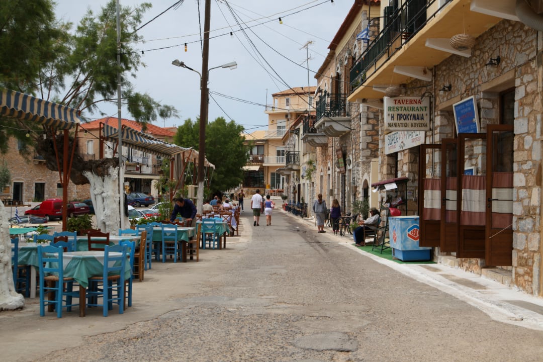 Dorfgasse von Agios Nikolaos in der Mani