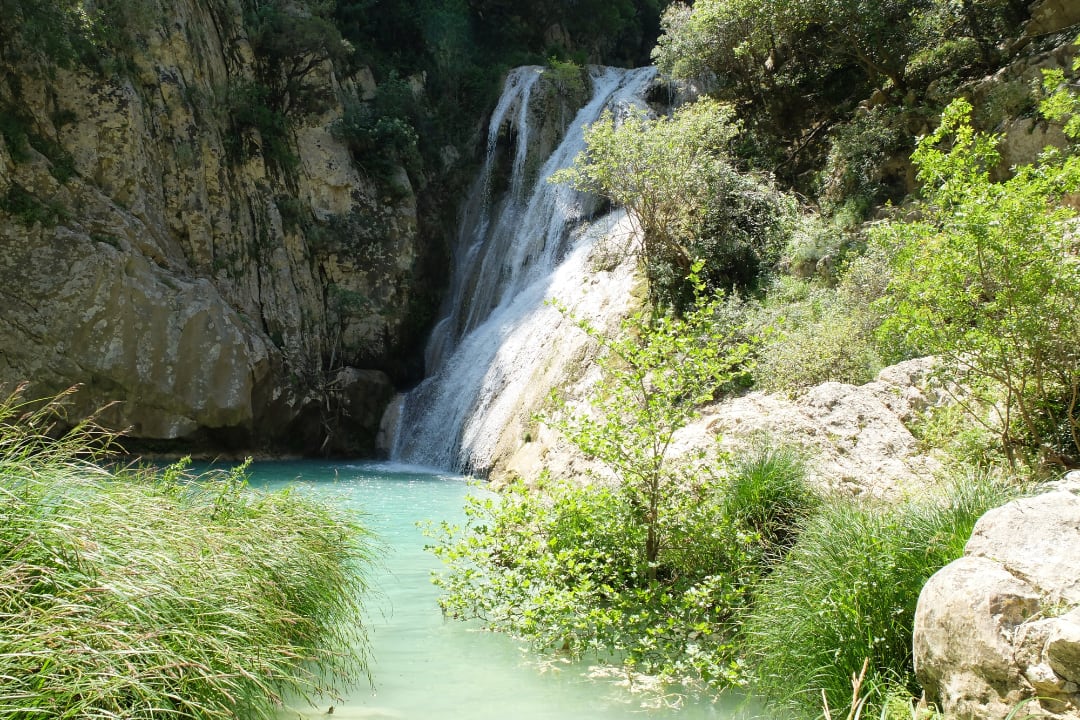 Polylimnio Wasserfälle